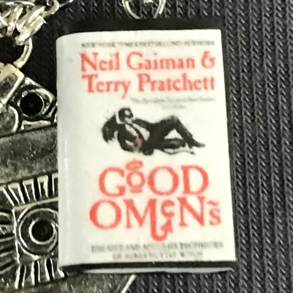 Good Omens Neil Gaiman Terry Pratchett Handmade Literature Necklace, Book Cover - Picture 2 of 16